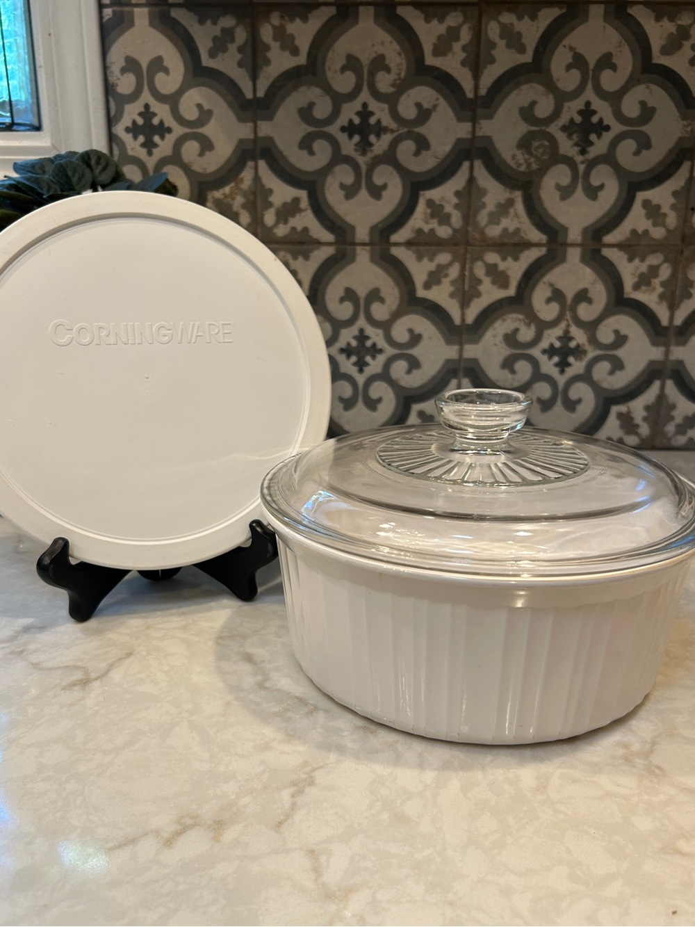 VIntage 1990s Corningware White Ribbed Round Casserole with Clear Glass Lid- EUC